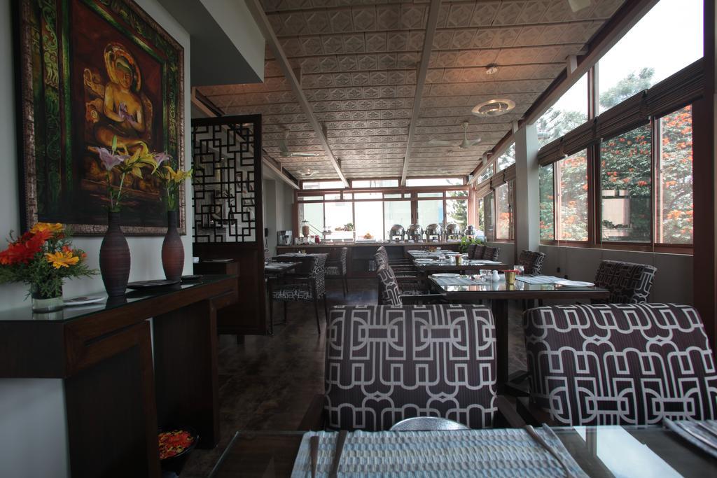 Justa Mg Road Hotel Bangalore Luaran gambar
