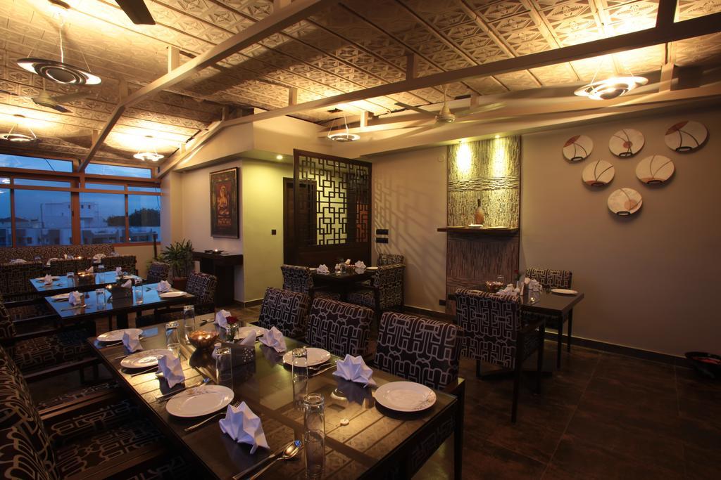 Justa Mg Road Hotel Bangalore Luaran gambar