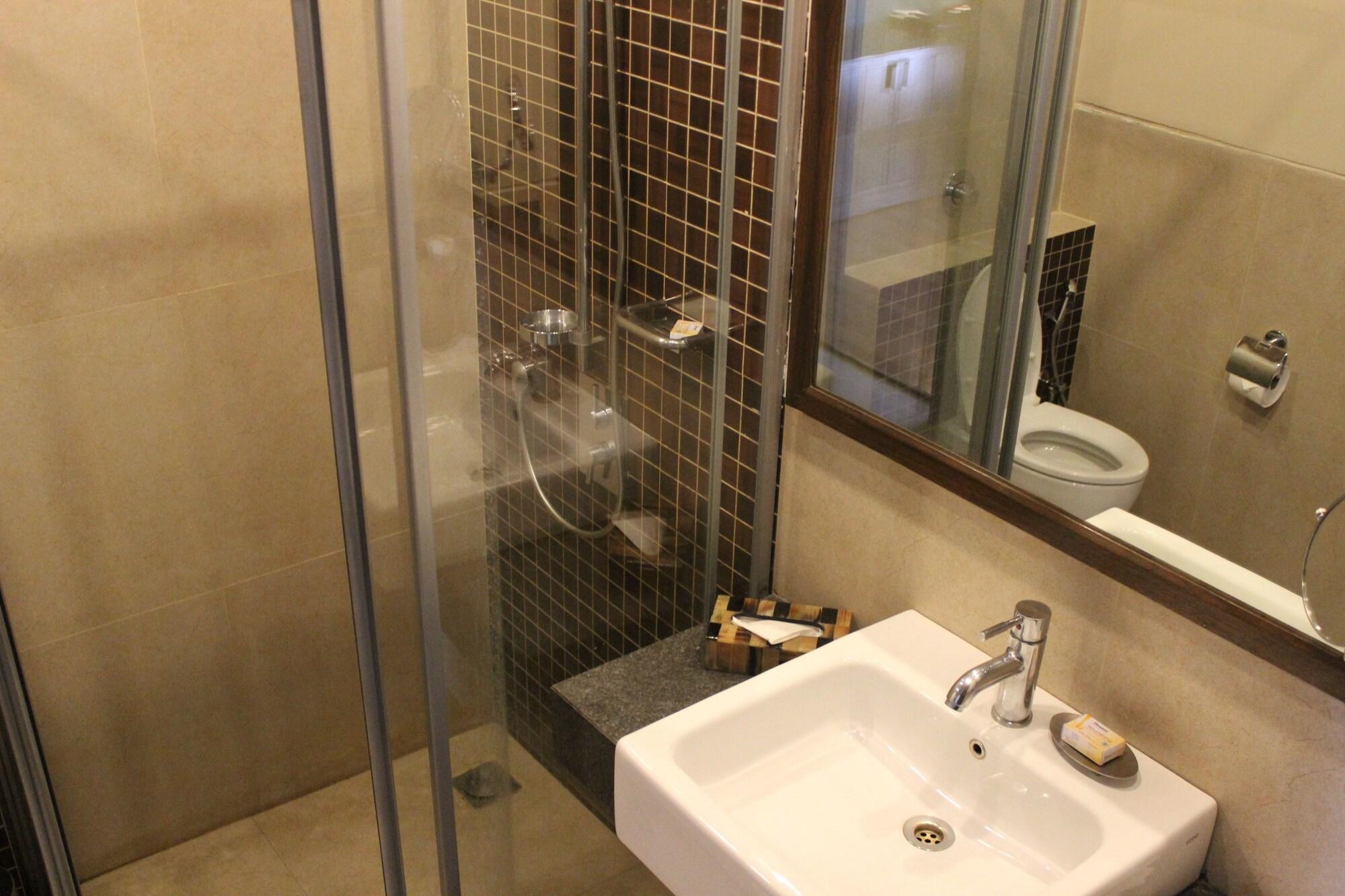 Justa Mg Road Hotel Bangalore Luaran gambar