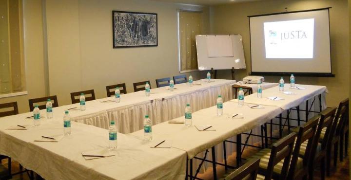 Justa Mg Road Hotel Bangalore Luaran gambar