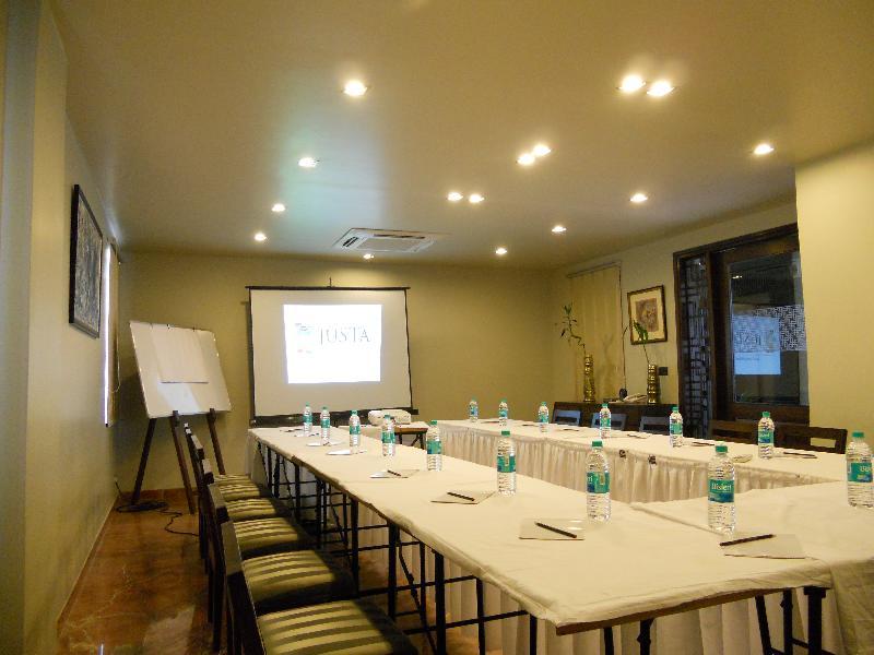 Justa Mg Road Hotel Bangalore Luaran gambar