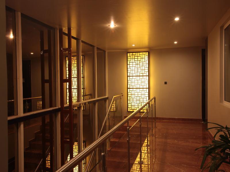 Justa Mg Road Hotel Bangalore Luaran gambar